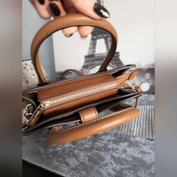 ❗️LOW START❗️Michael Kors Gabby Small Logo Satchel- NWT - Picture 10 of 16